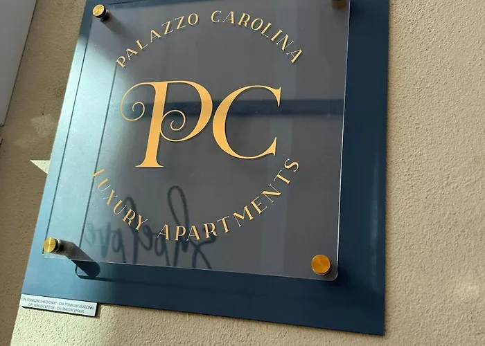 Gli Occhi Di Carolina - Palazzo Carolina